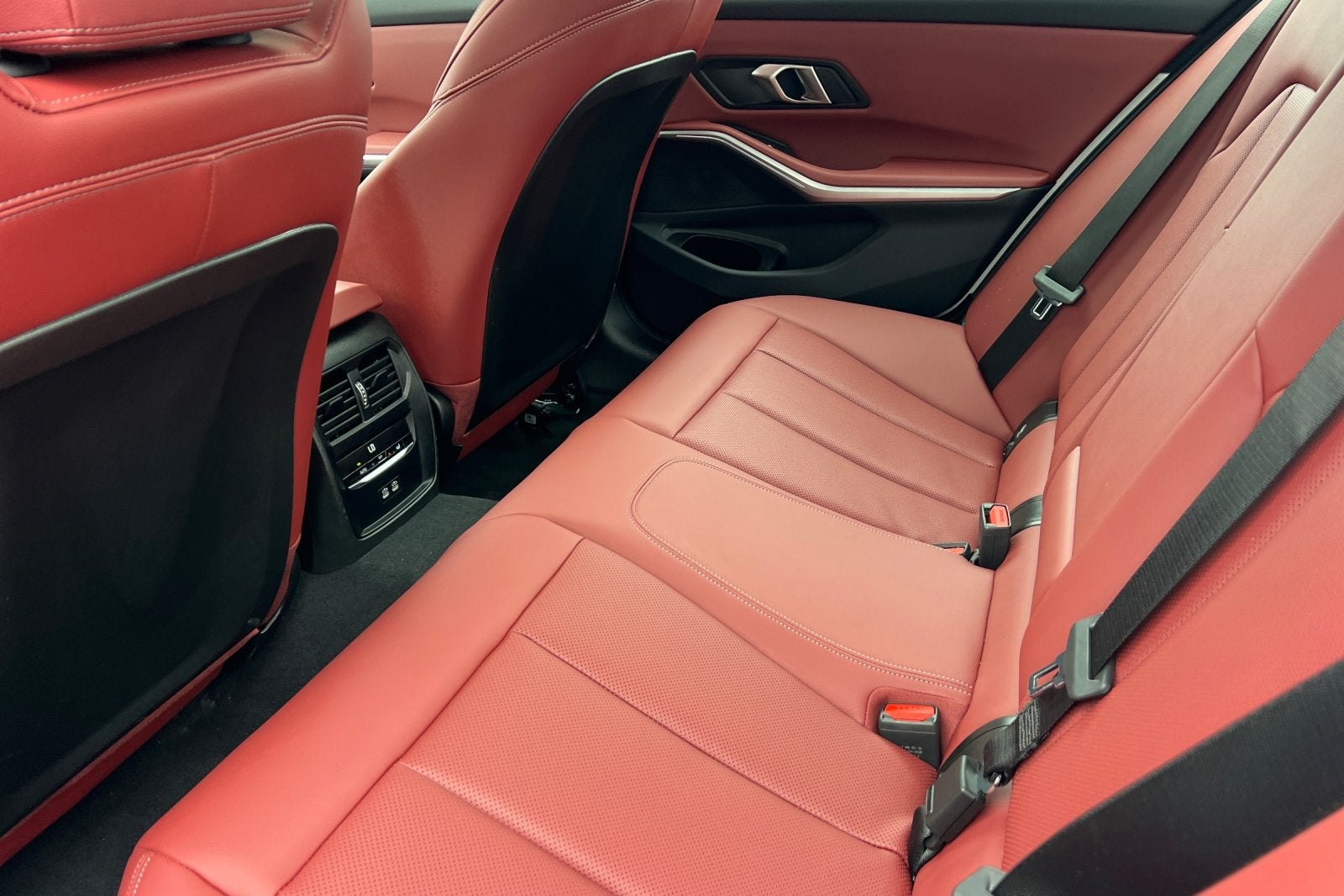 2025 BMW 3 Series 330i