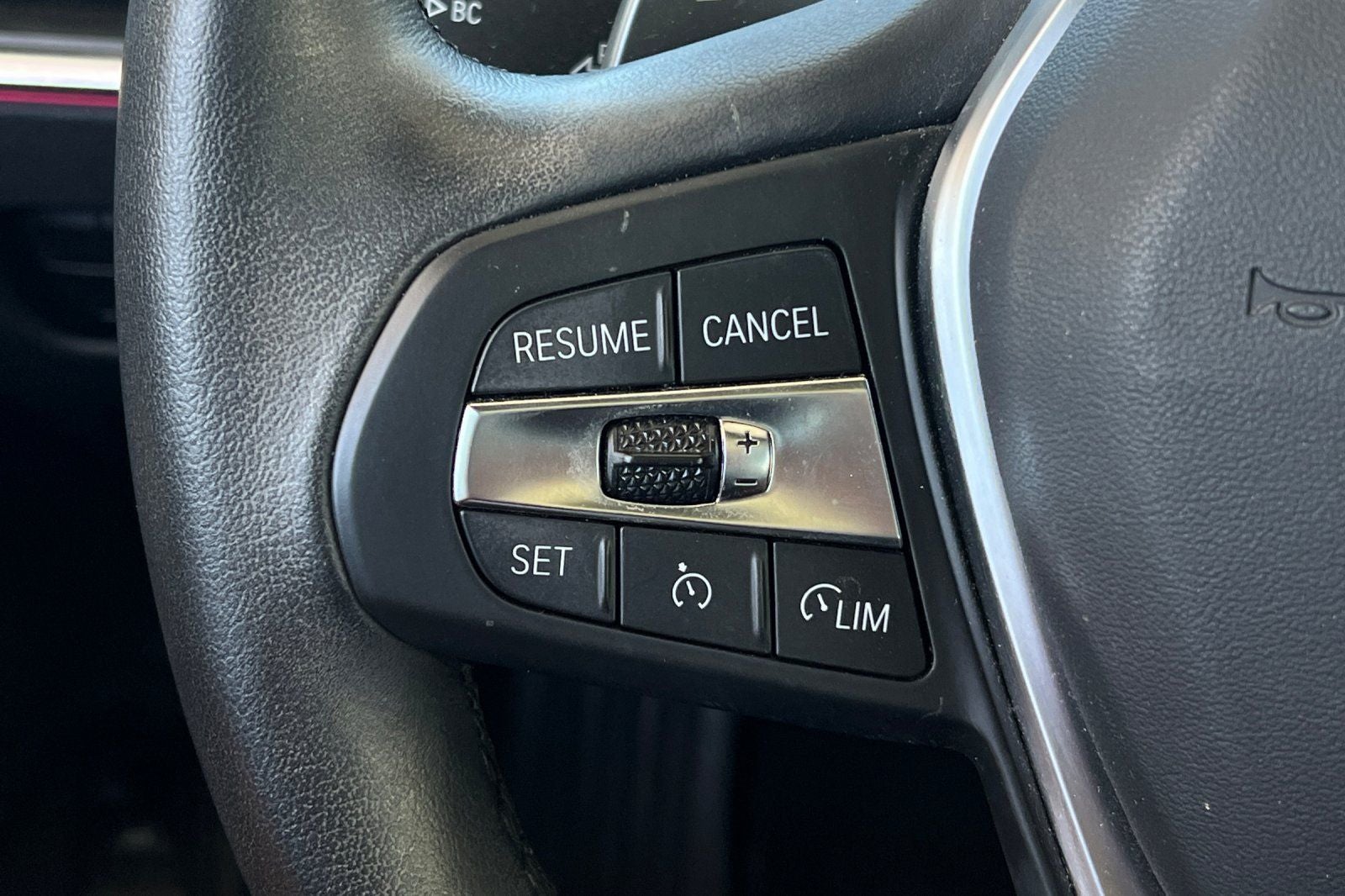 2024 BMW 3 Series 330i