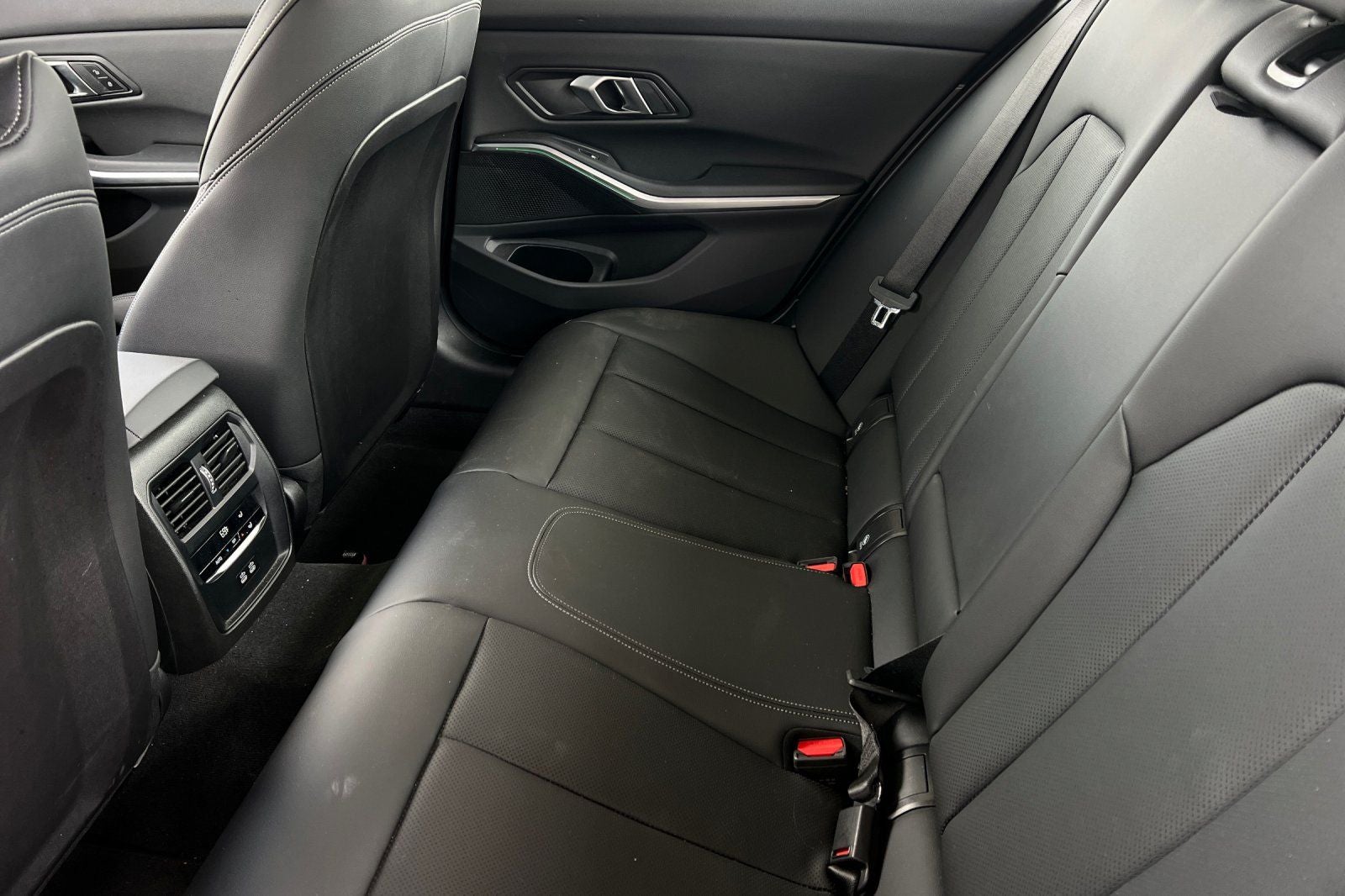2025 BMW 3 Series 330i xDrive