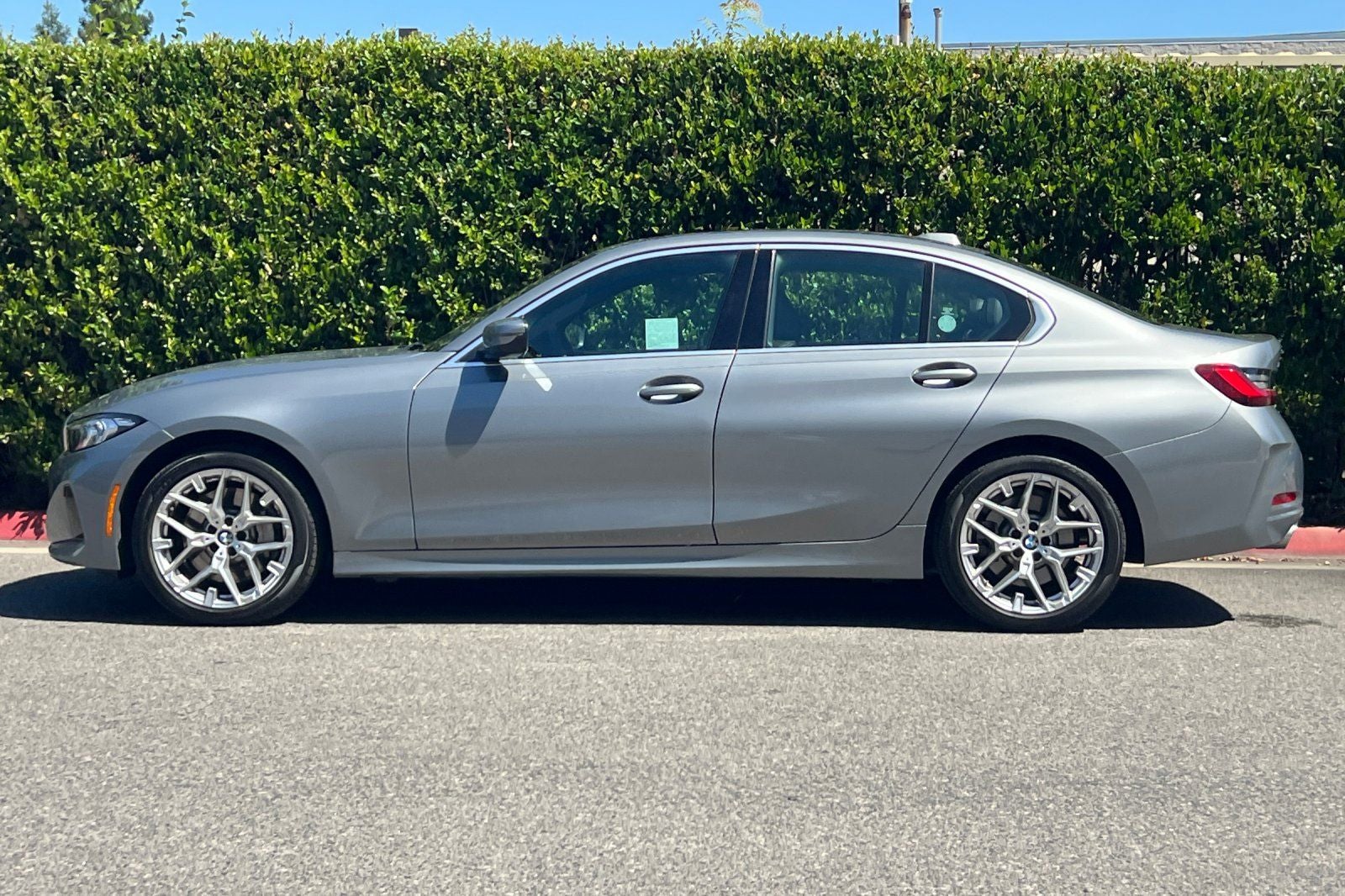 2025 BMW 3 Series 330i xDrive