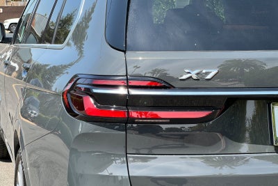 2027 BMW X7 xDrive40i
