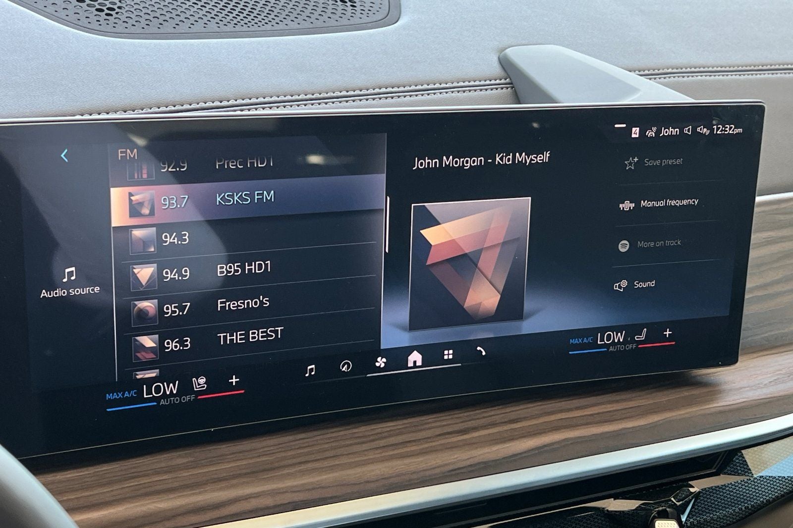 2027 BMW X7 xDrive40i