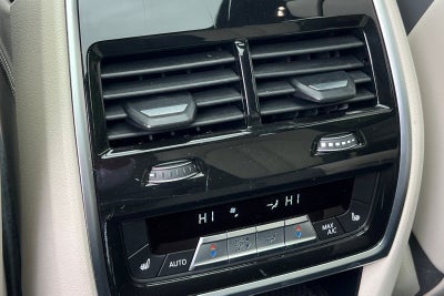 2023 BMW X7 M60i
