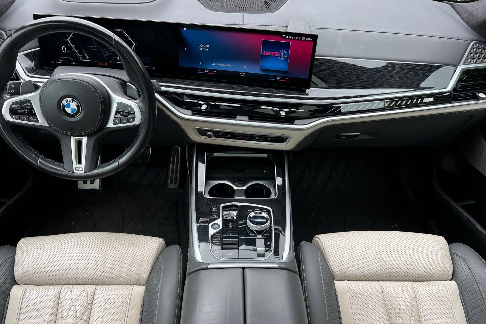 2023 BMW X7 M60i