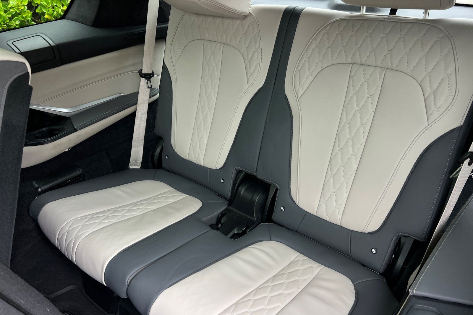 2023 BMW X7 M60i