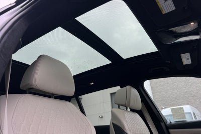 2023 BMW X7 M60i