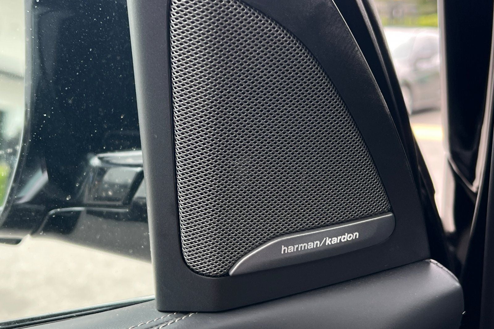 2023 BMW X7 M60i