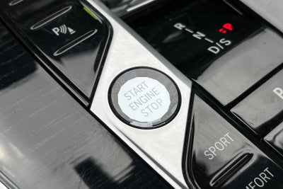 2023 BMW X7 M60i