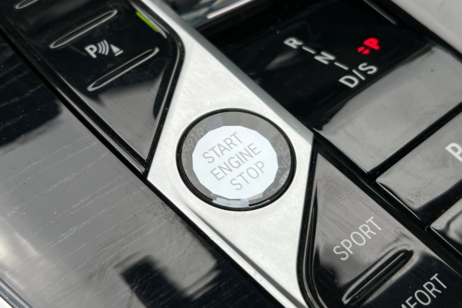 2023 BMW X7 M60i