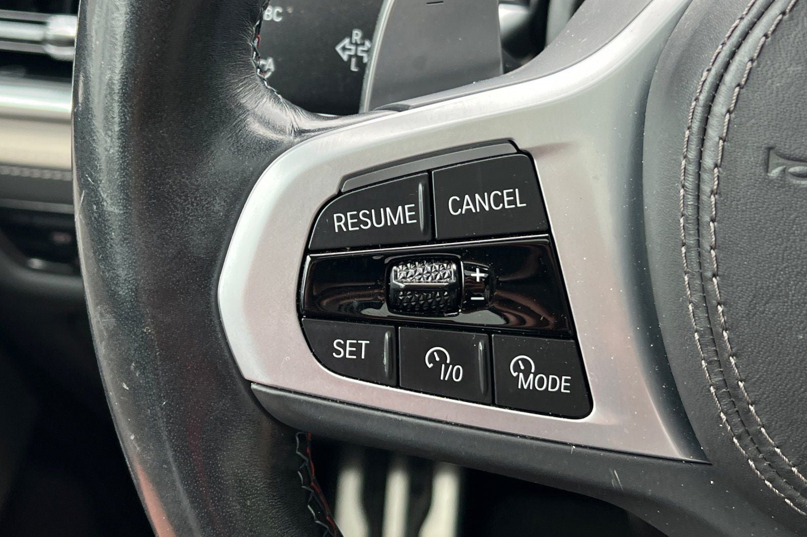 2023 BMW X7 M60i