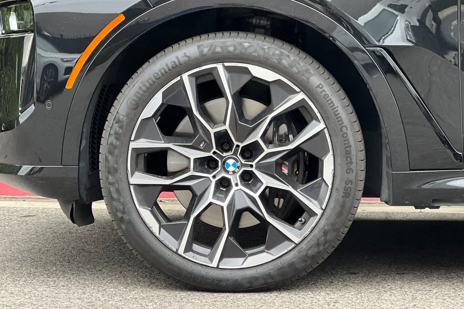 2023 BMW X7 M60i