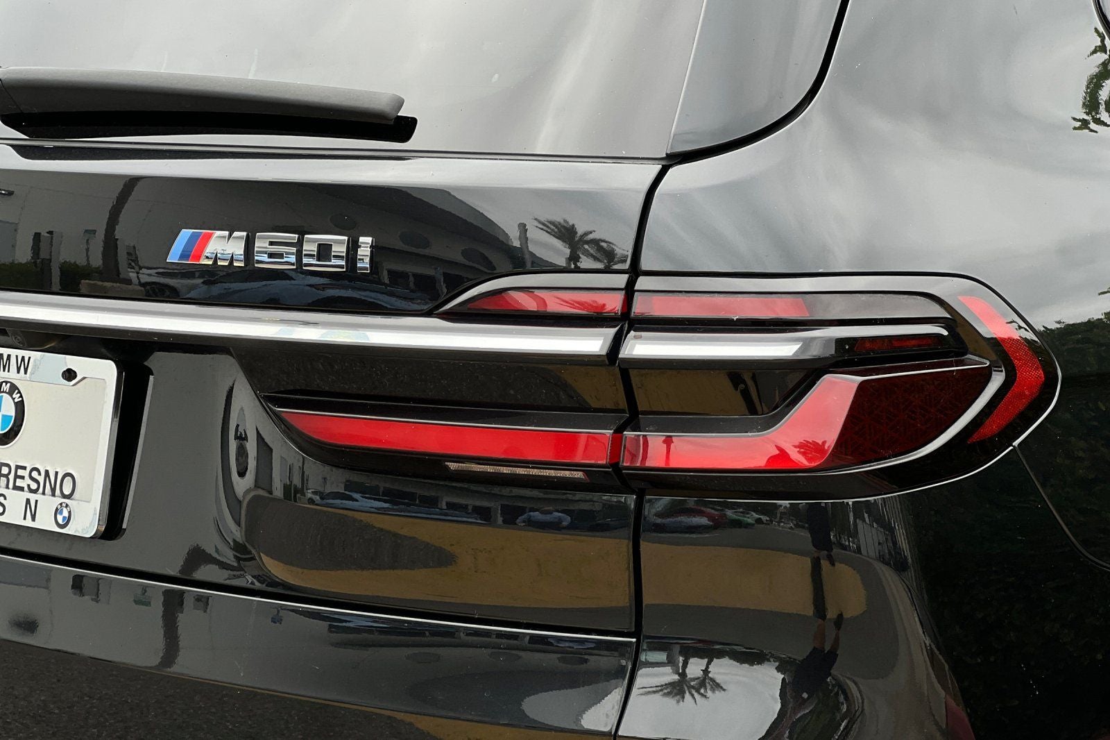2023 BMW X7 M60i