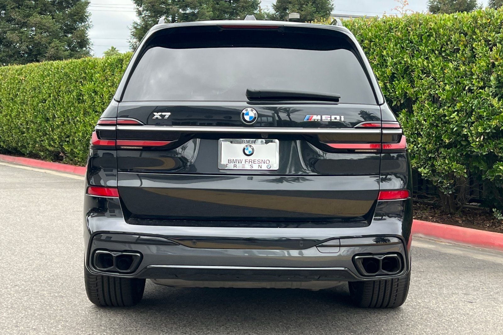 2023 BMW X7 M60i