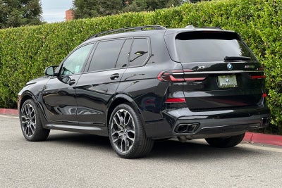 2023 BMW X7 M60i