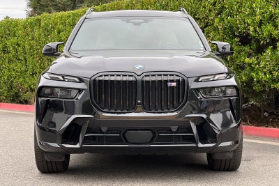 2023 BMW X7 M60i