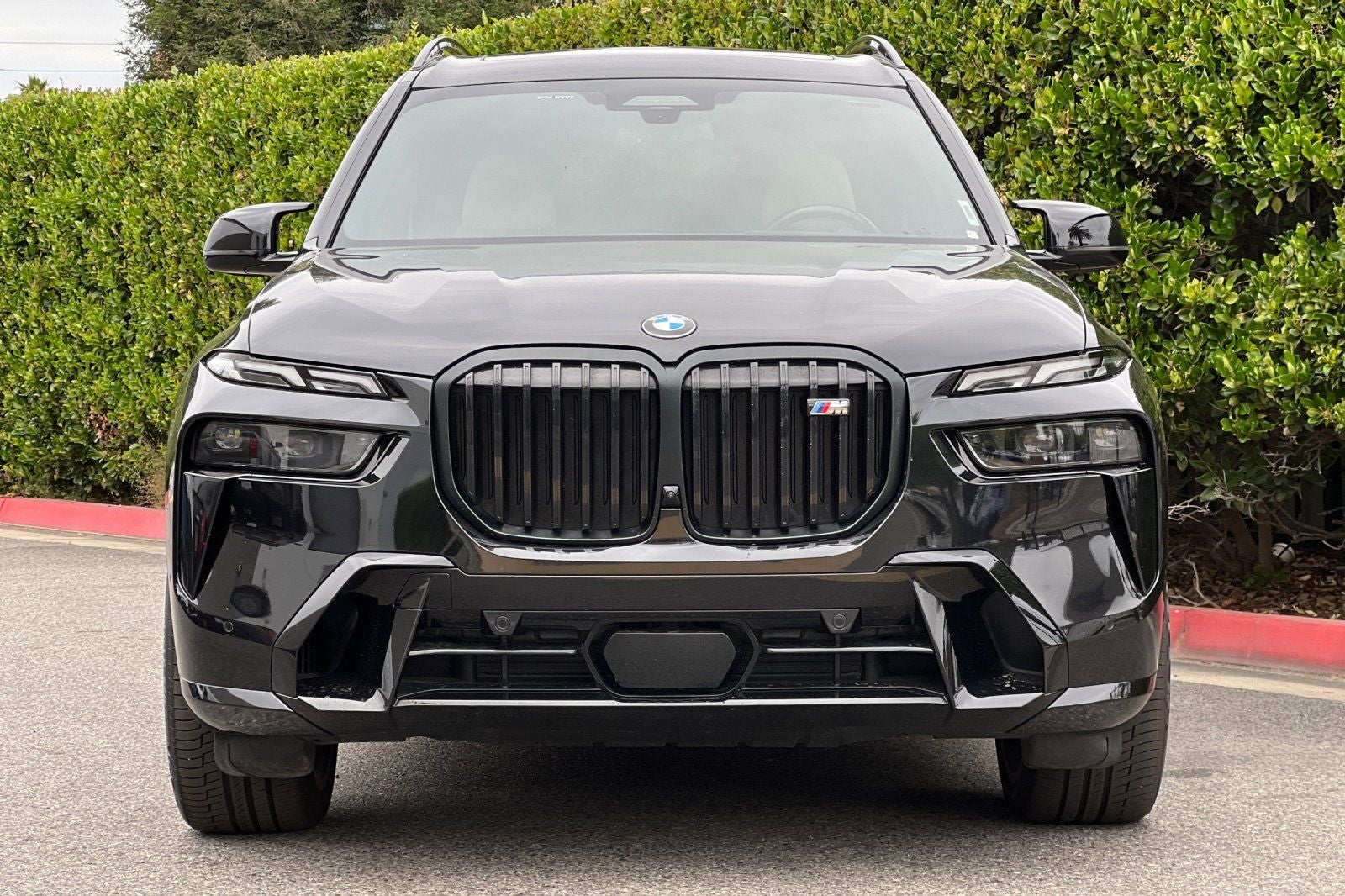 2023 BMW X7 M60i