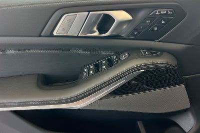 2027 BMW X7 M60i