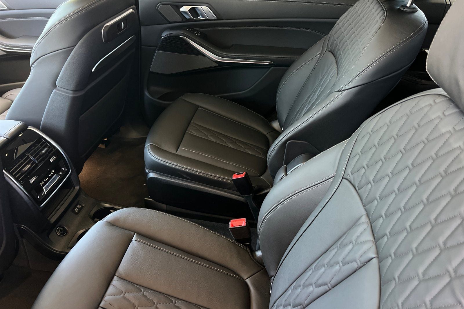 2027 BMW X7 M60i