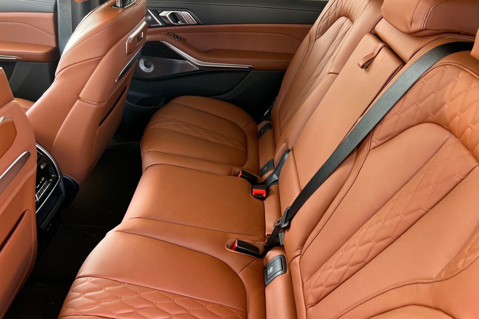 2027 BMW X7 M60i