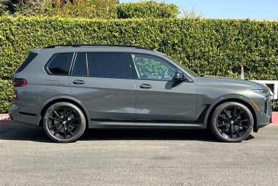 2027 BMW X7 M60i