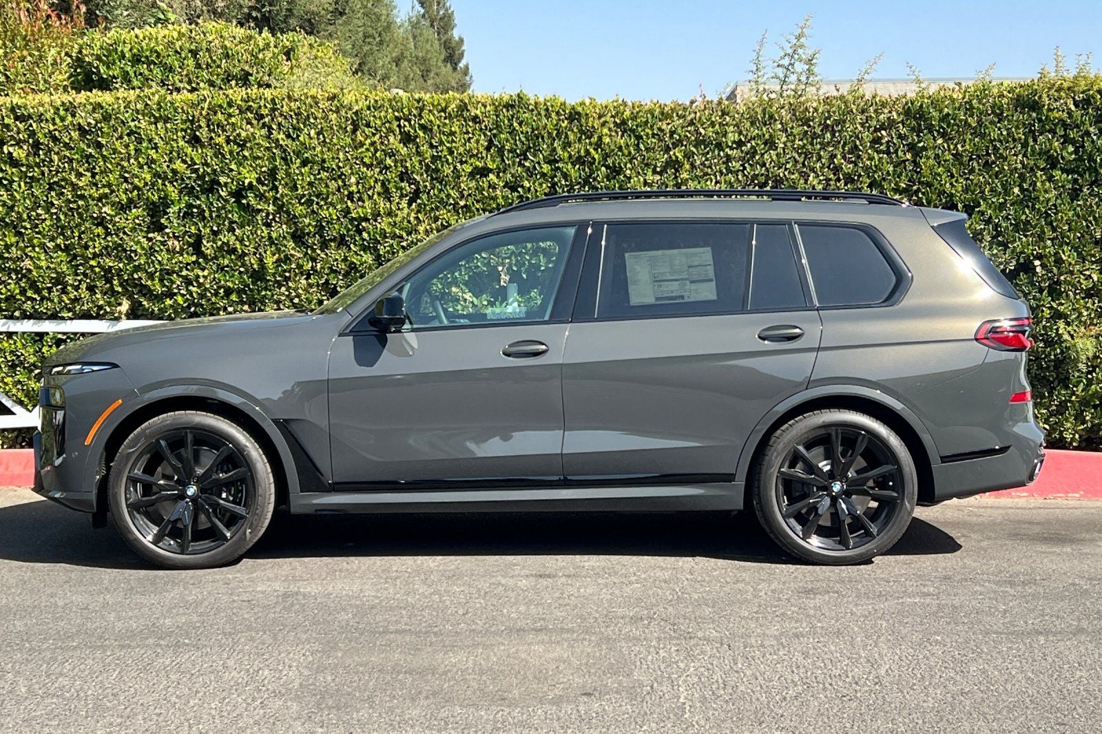 2027 BMW X7 M60i