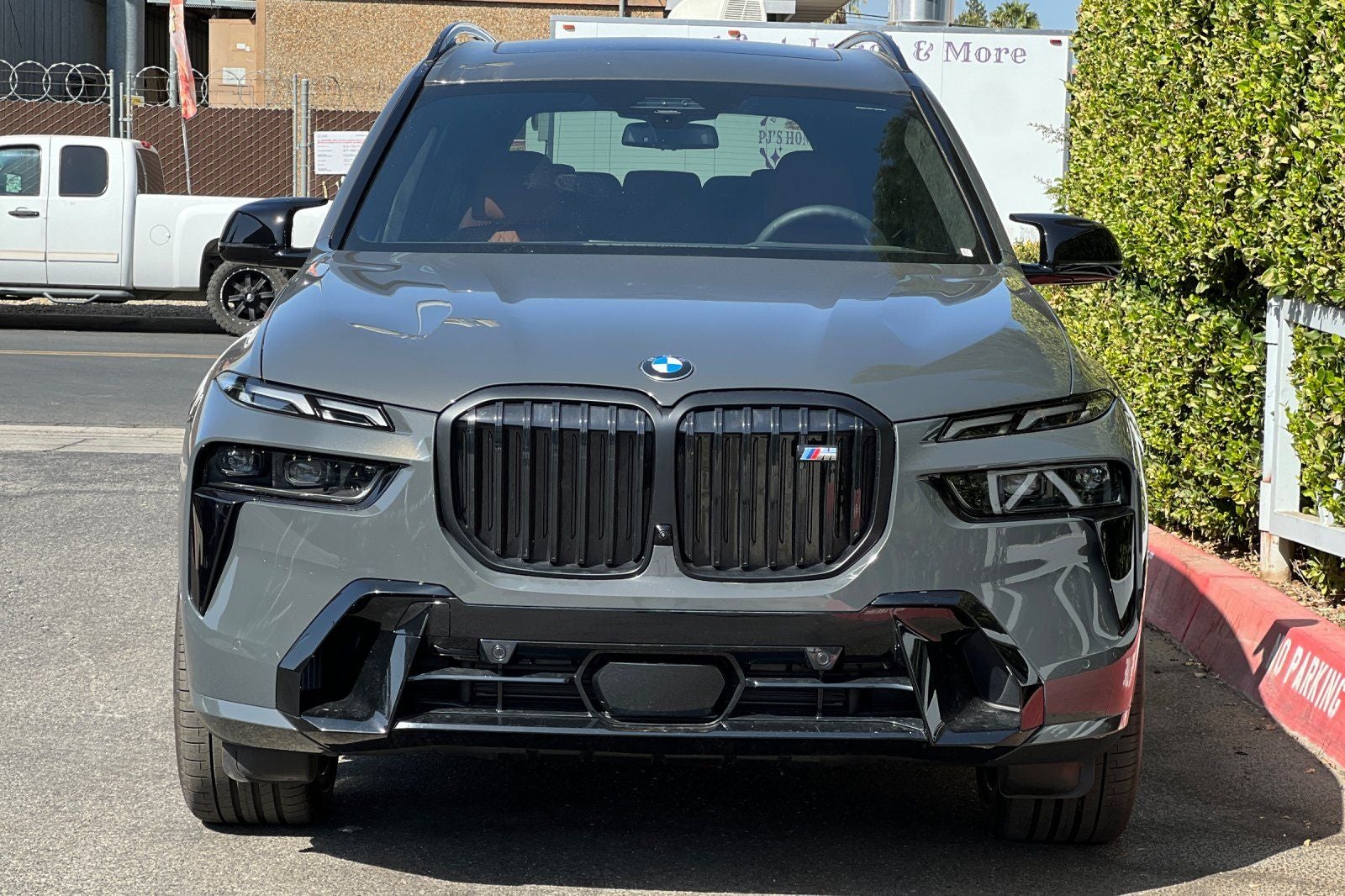 2027 BMW X7 M60i