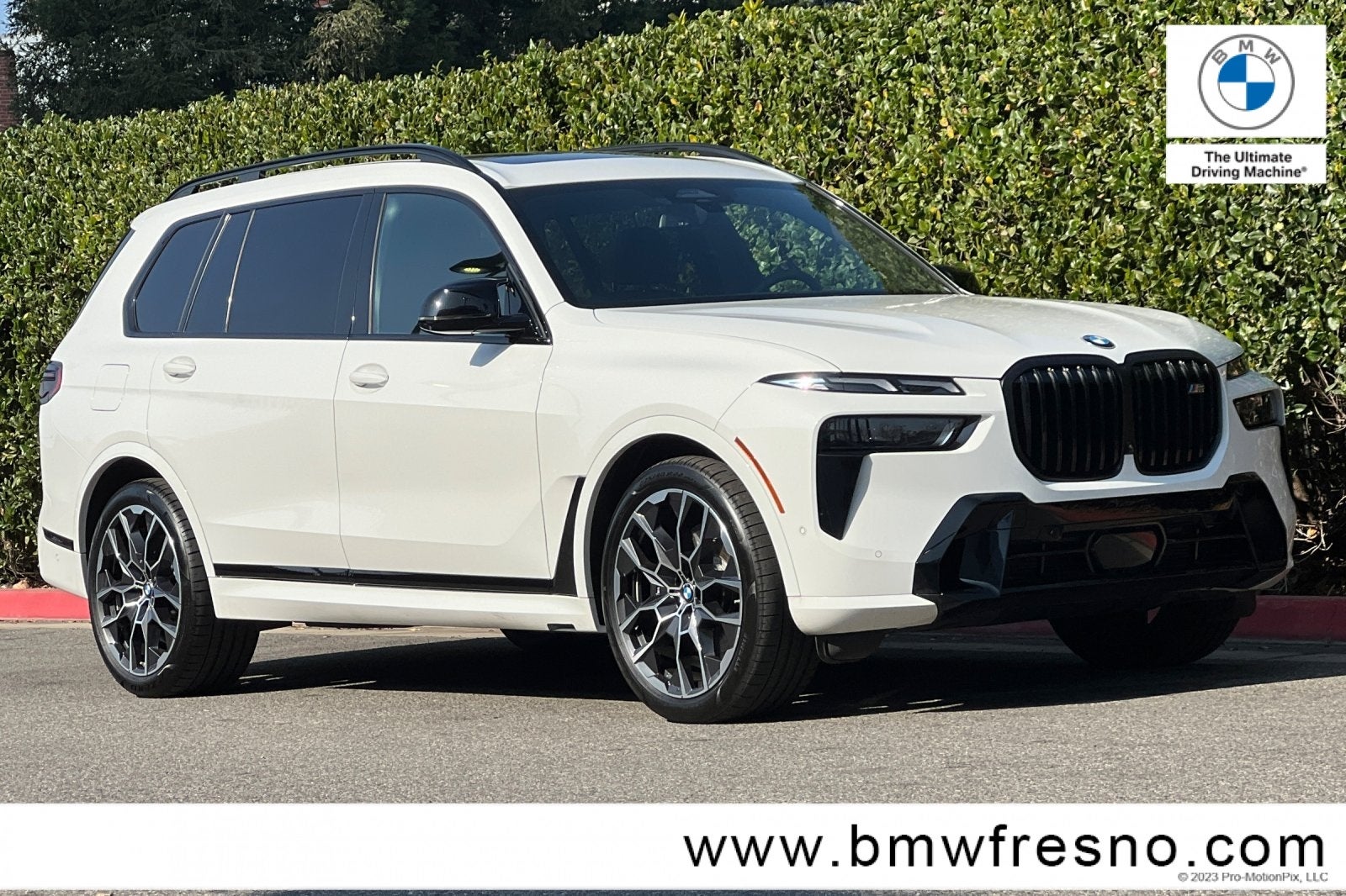 2025 BMW X7 M60i