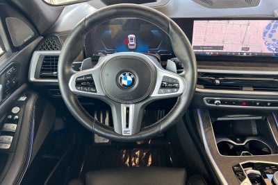 2025 BMW X7 M60i