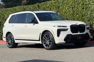 2025 BMW X7 M60i