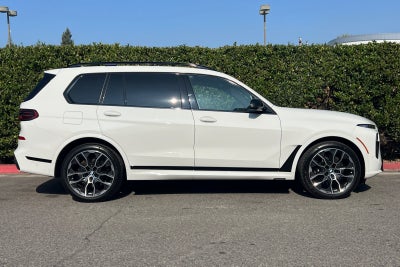 2025 BMW X7 M60i