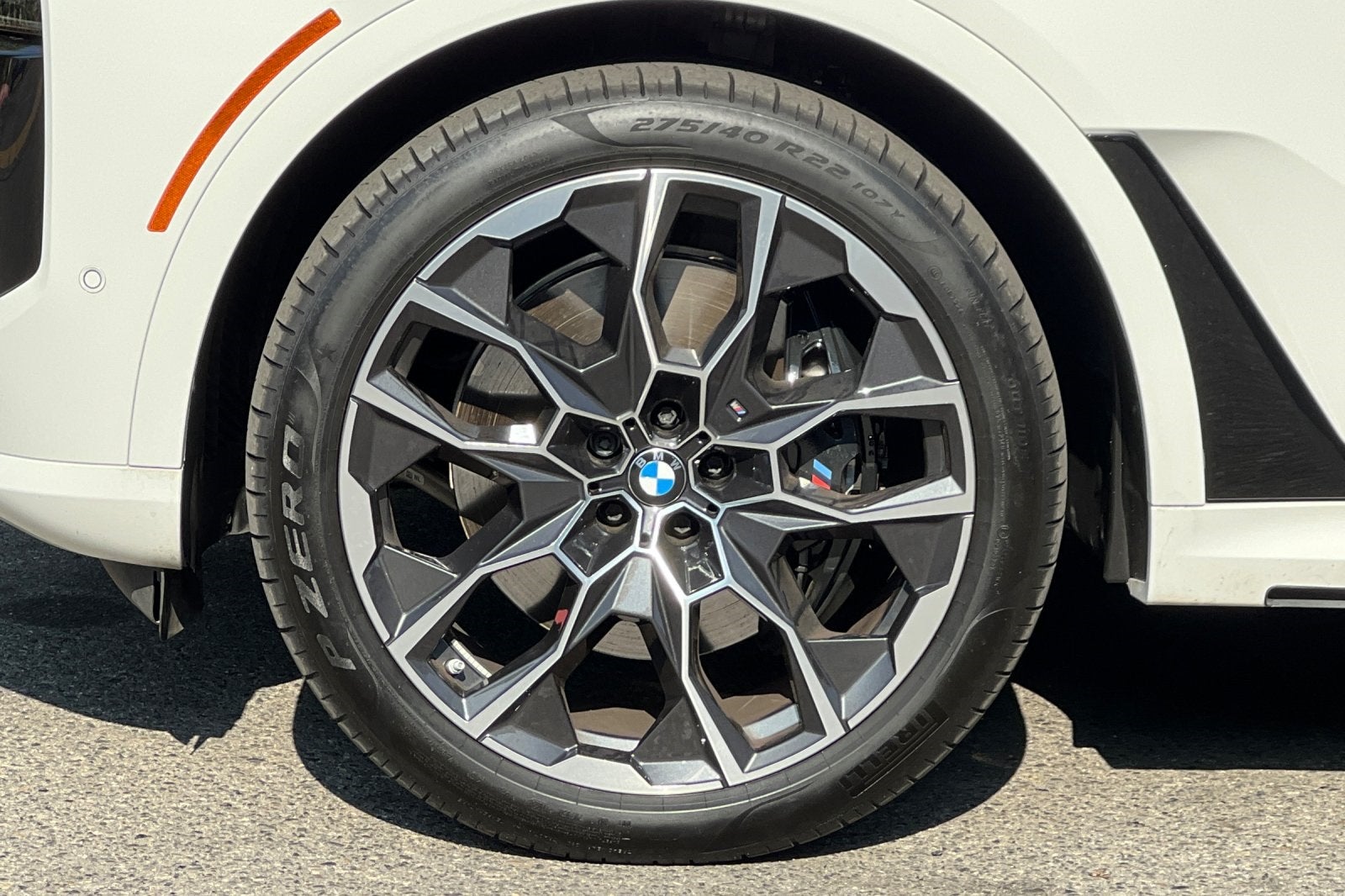 2025 BMW X7 M60i
