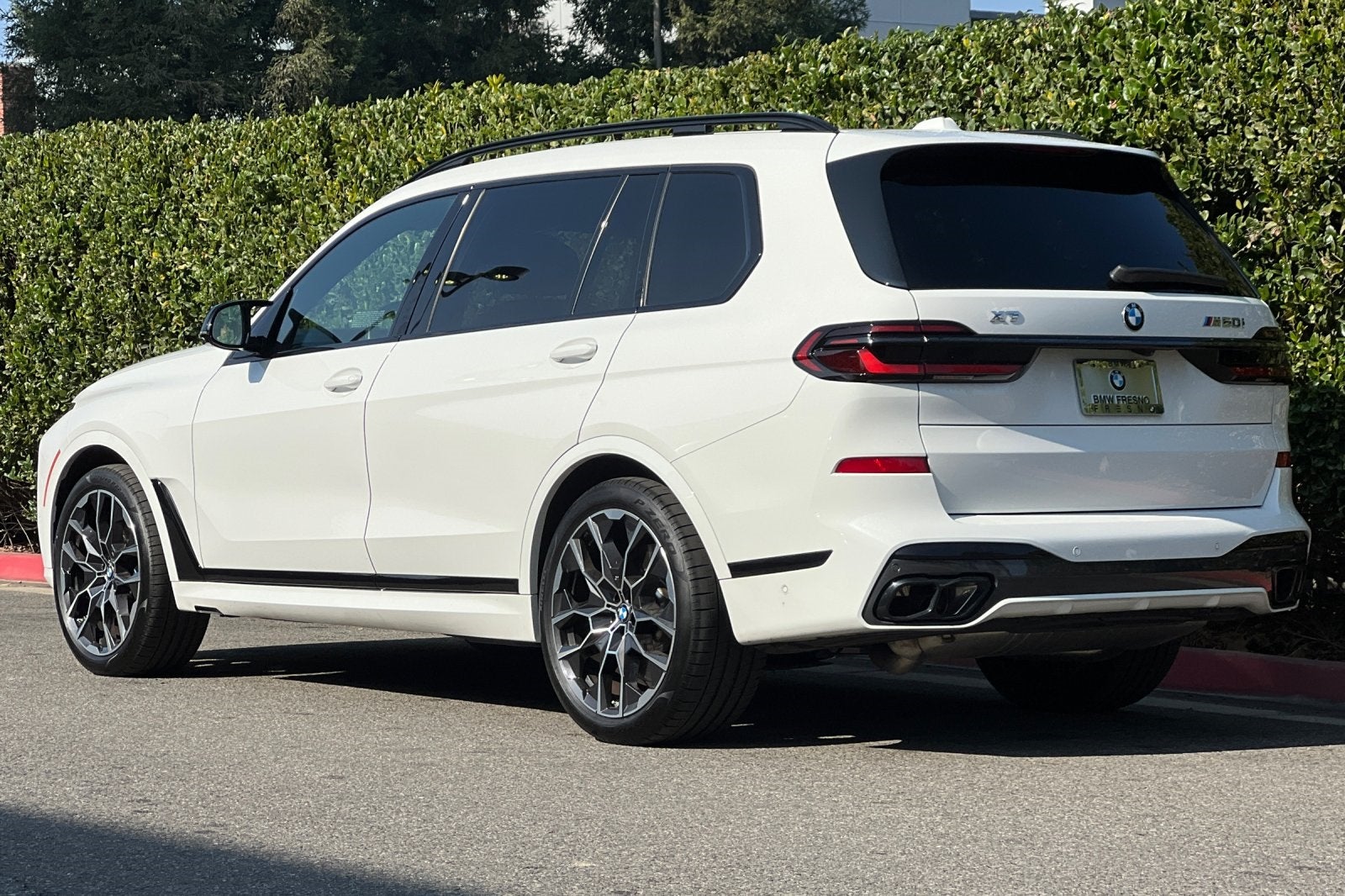 2025 BMW X7 M60i