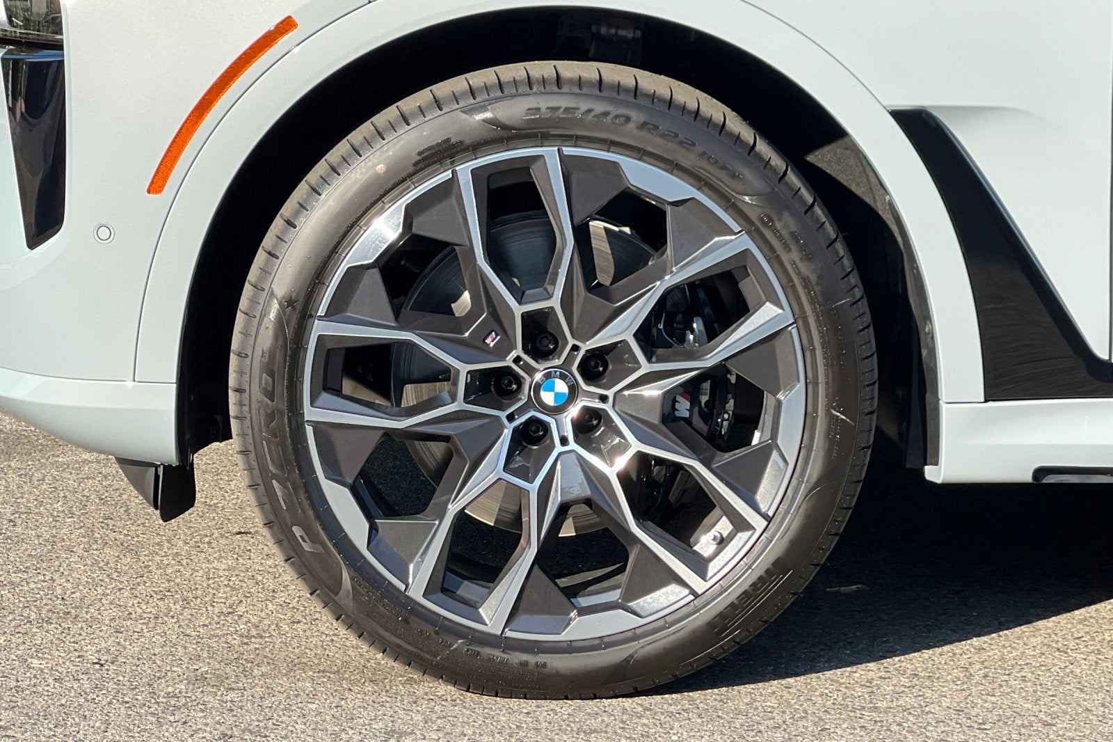 2026 BMW X7 M60i
