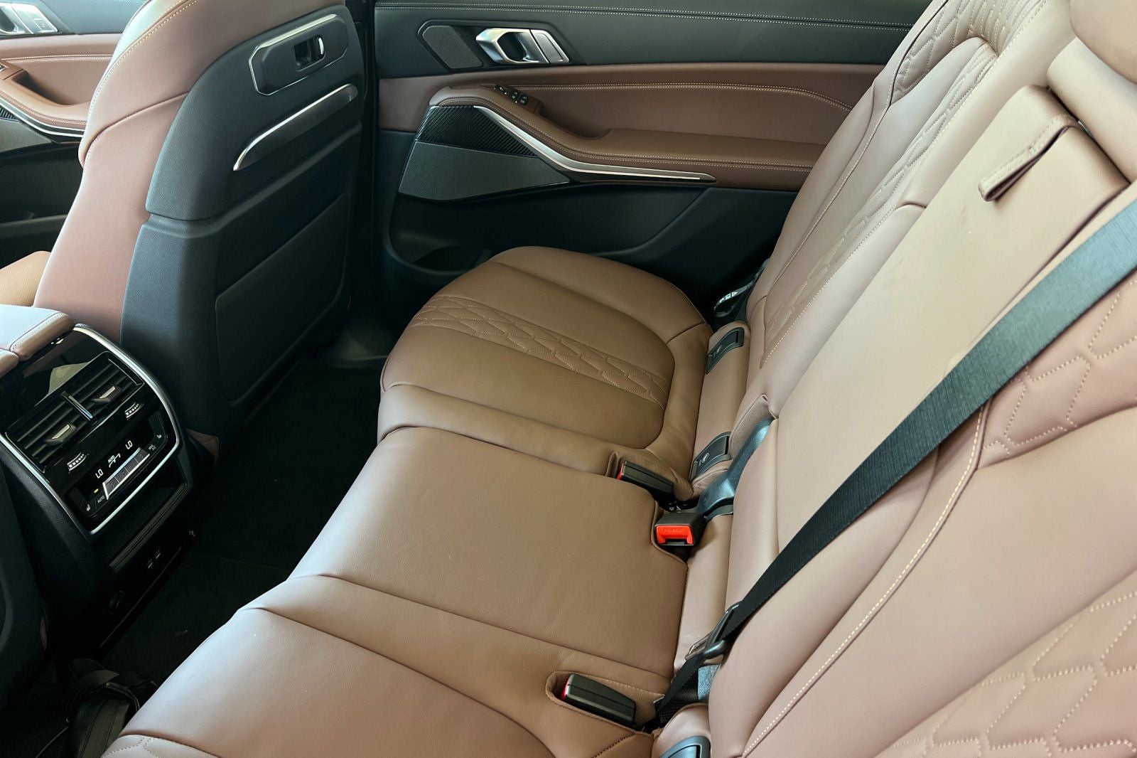 2027 BMW X7 M60i