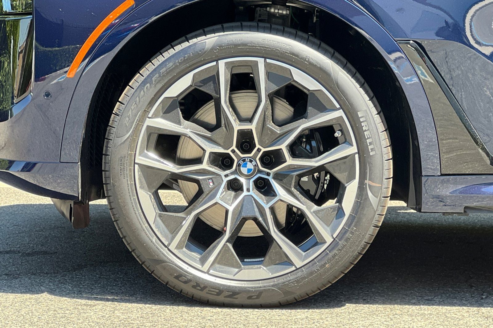 2027 BMW X7 M60i
