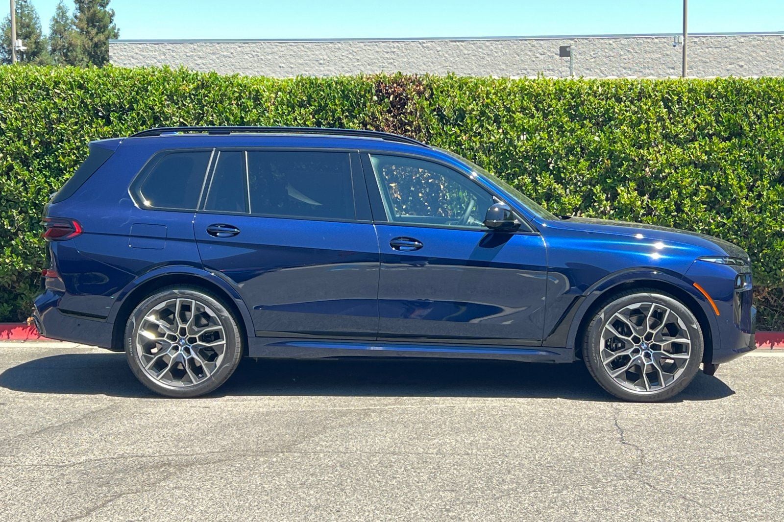 2027 BMW X7 M60i