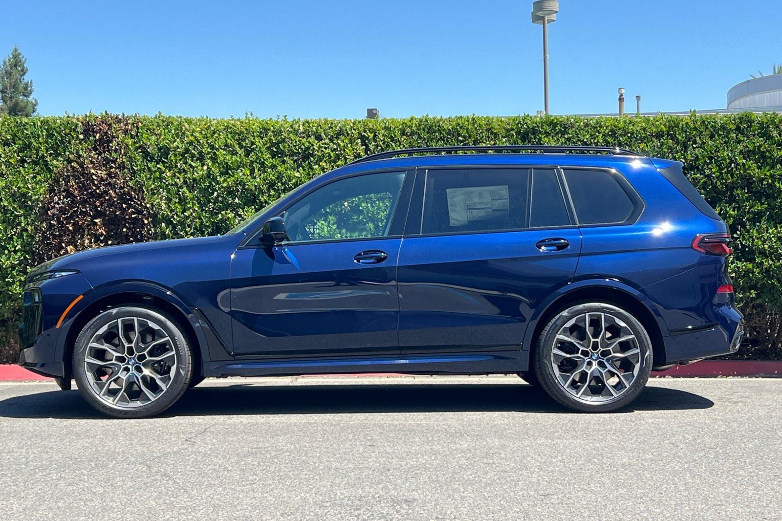 2027 BMW X7 M60i