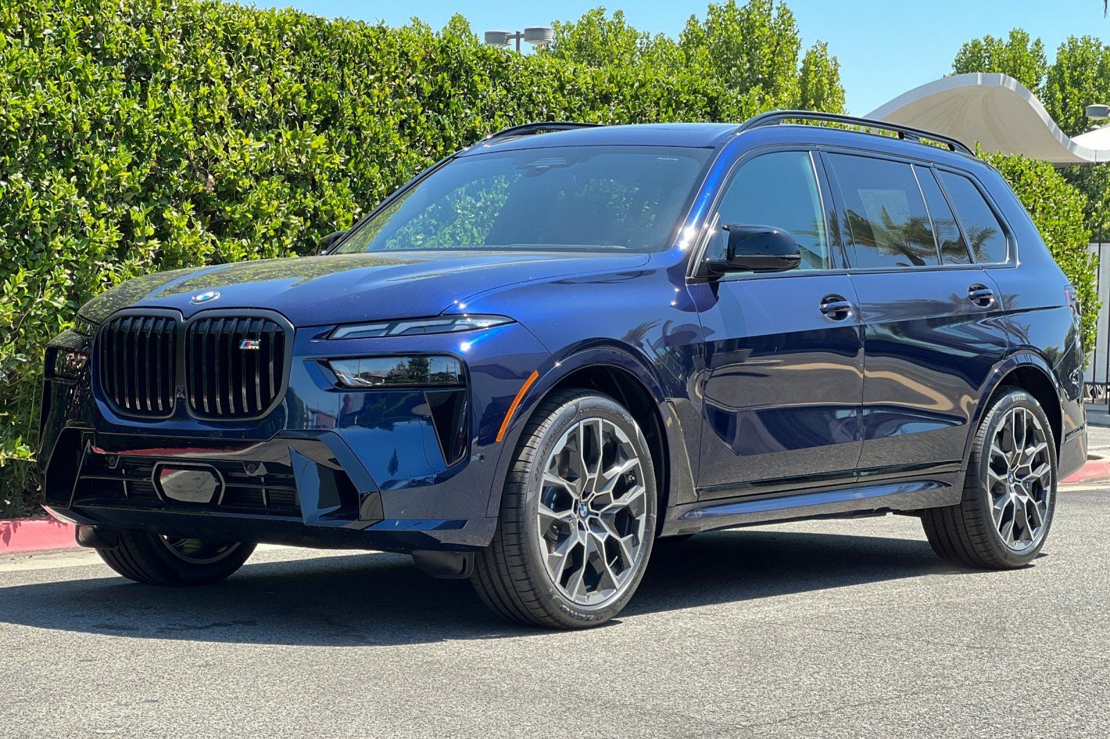 2027 BMW X7 M60i