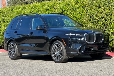 2025 BMW X7 M60i