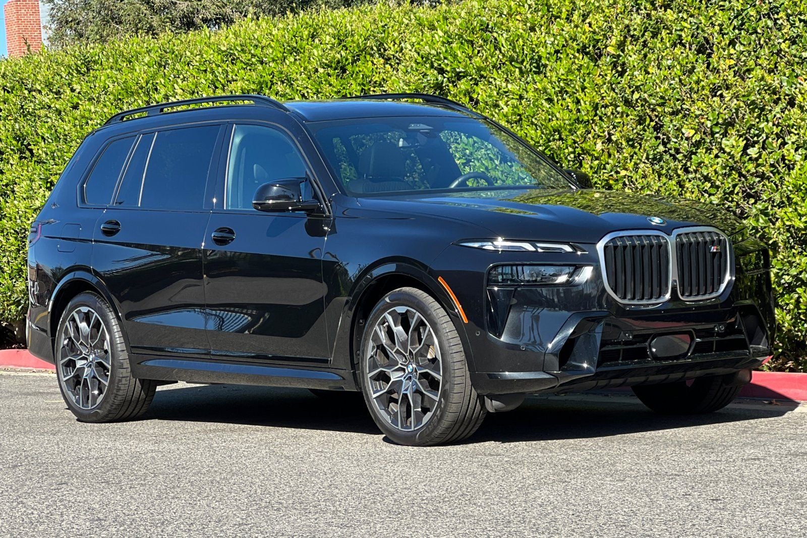 2025 BMW X7 M60i