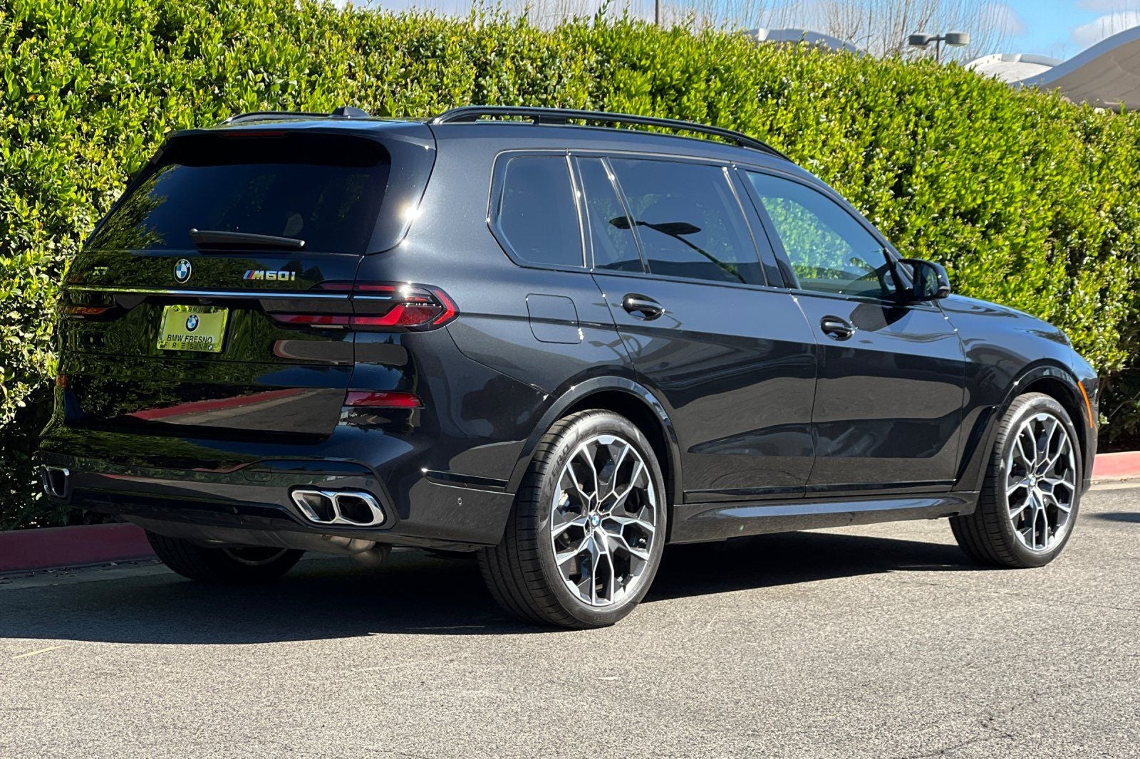2025 BMW X7 M60i
