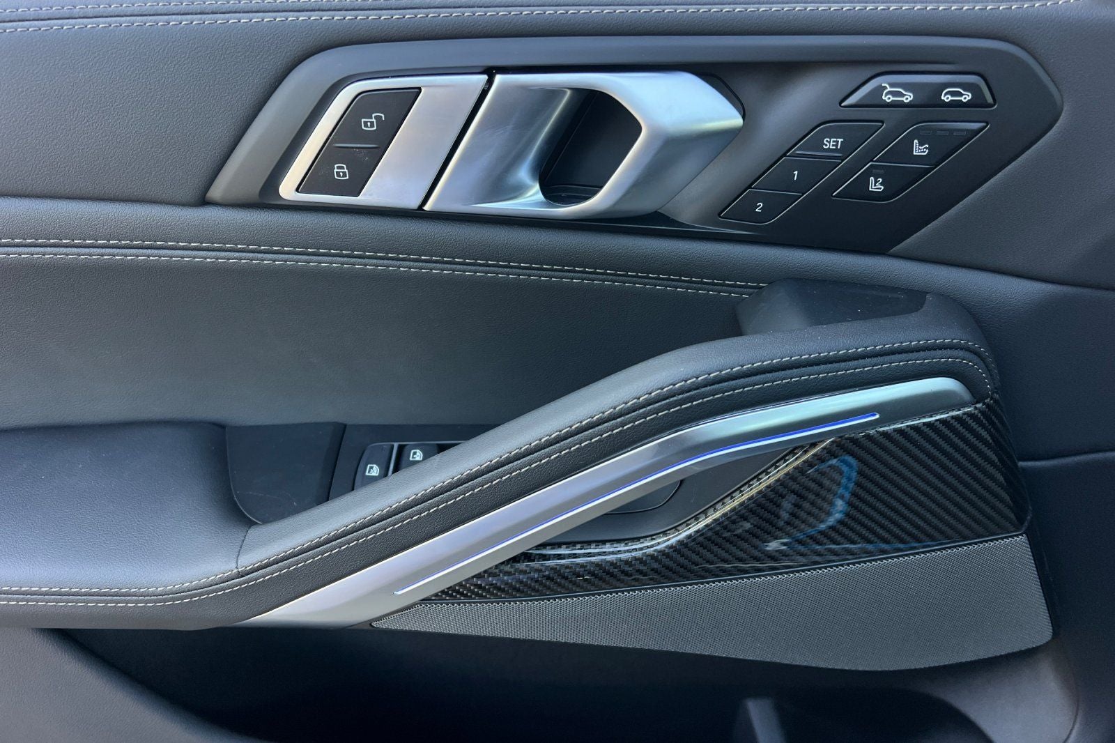 2027 BMW X6 M60i