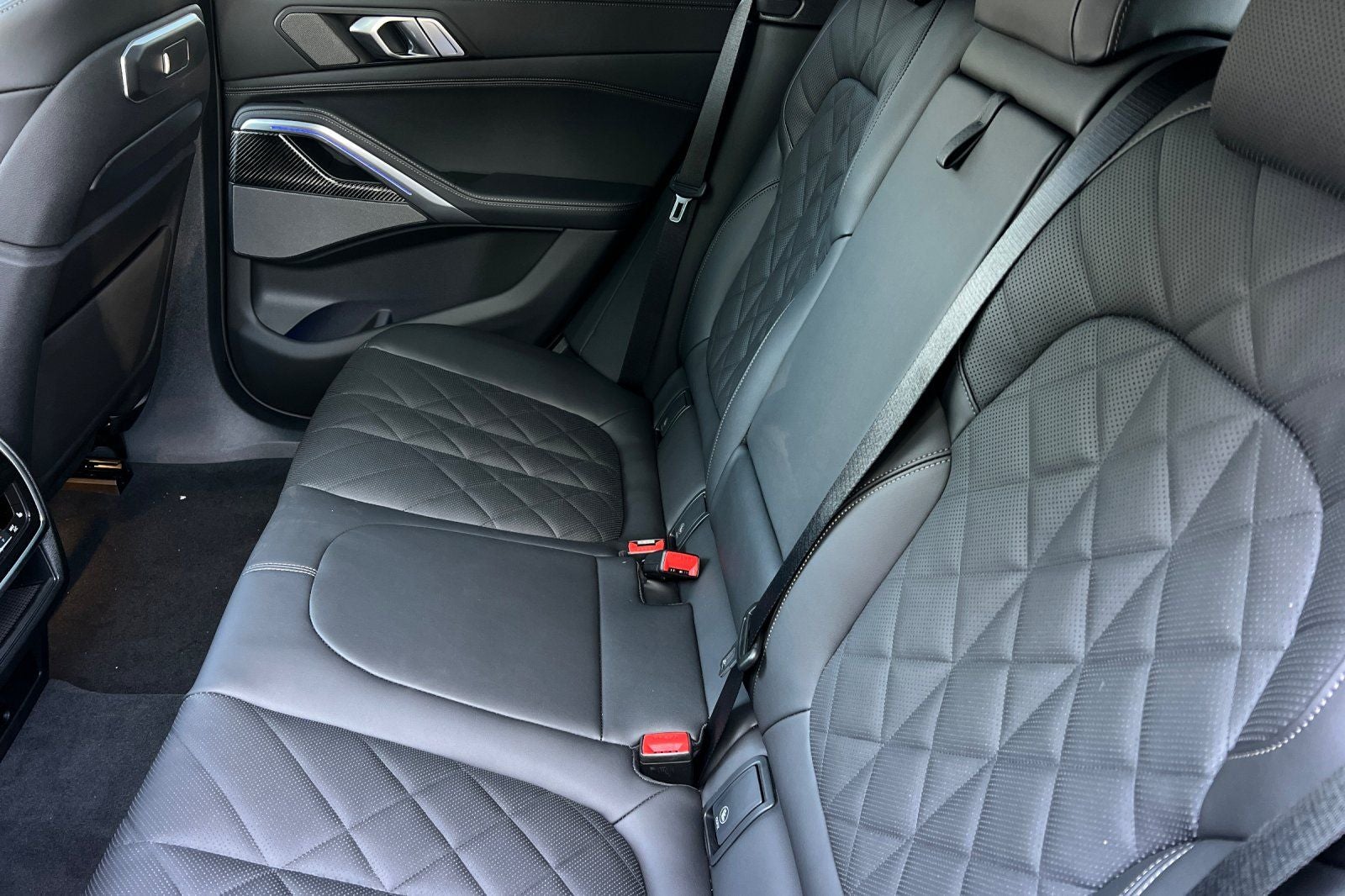 2027 BMW X6 M60i