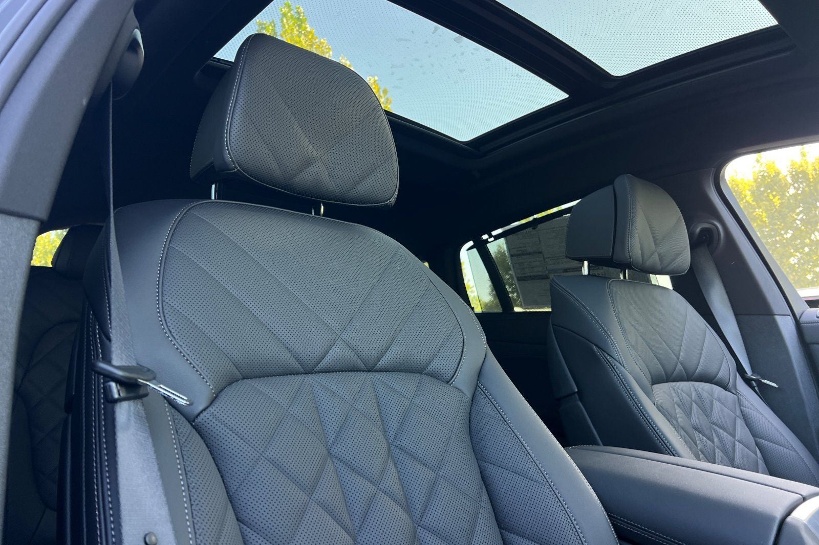 2027 BMW X6 M60i