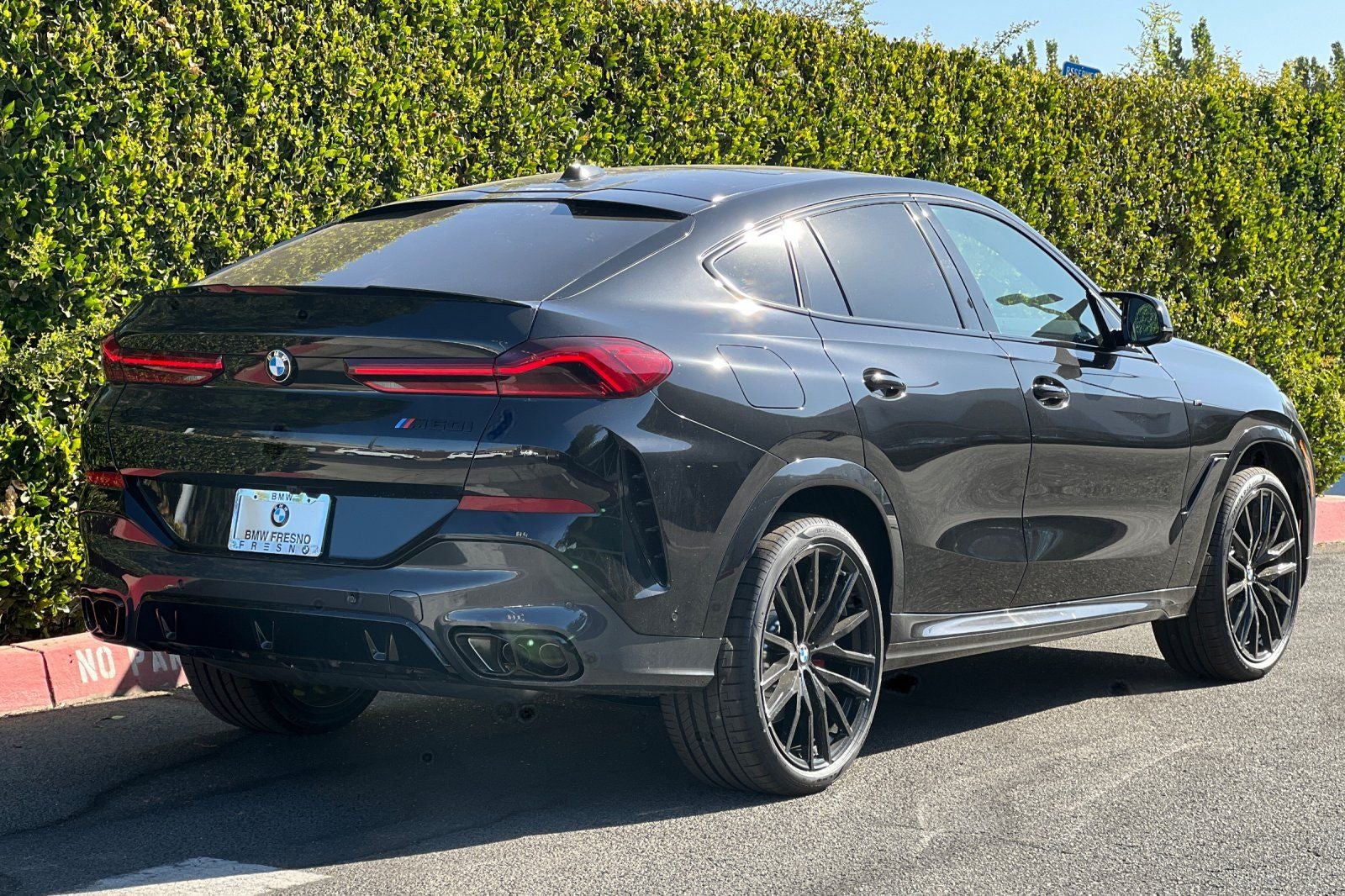 2027 BMW X6 M60i