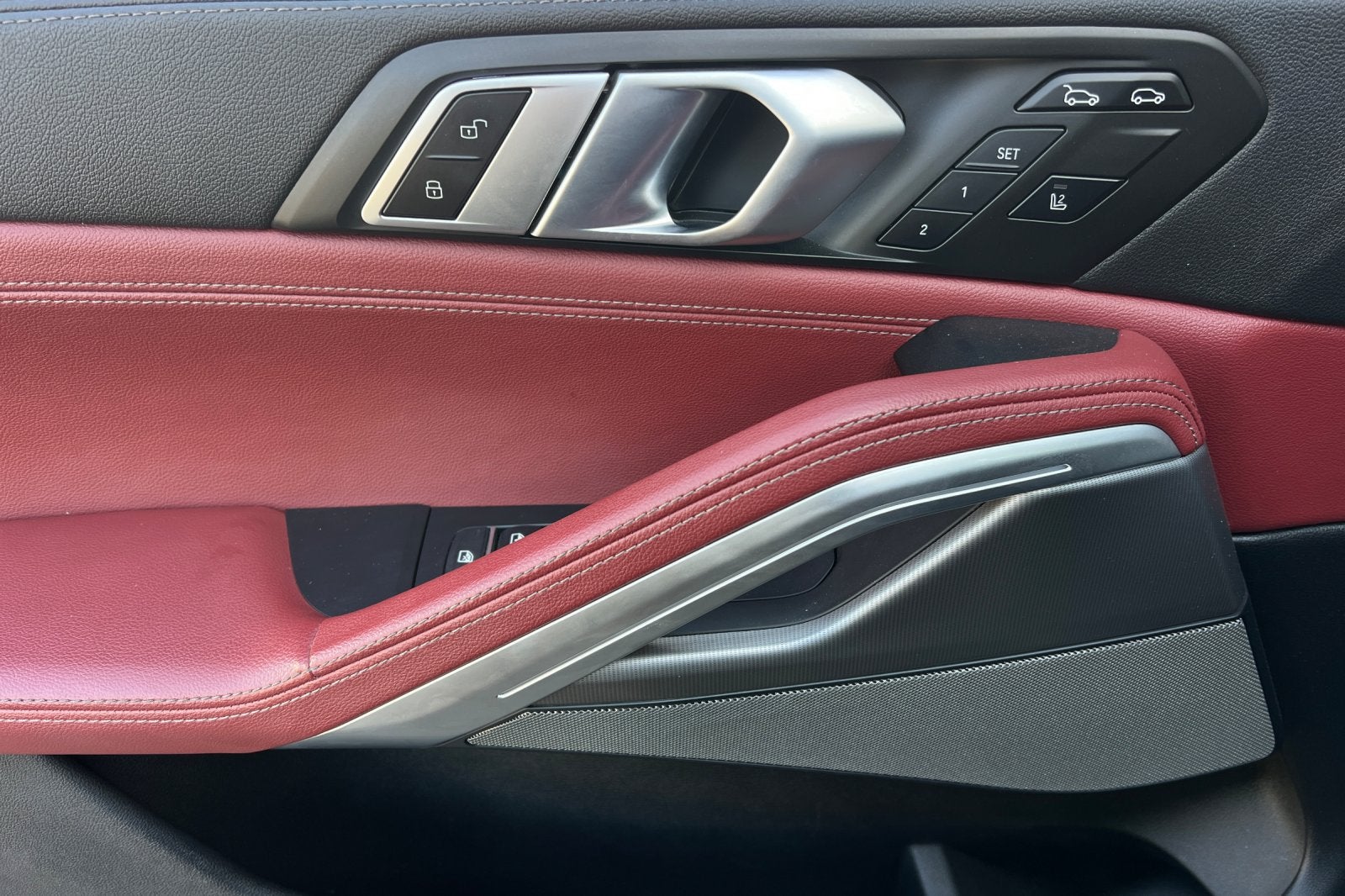 2022 BMW X6 M50i