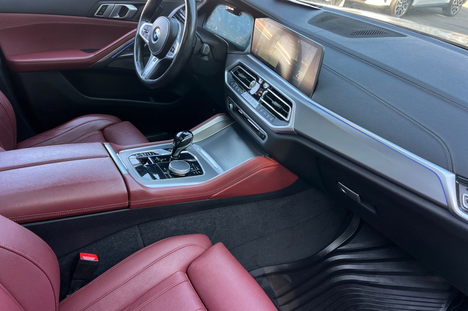 2022 BMW X6 M50i