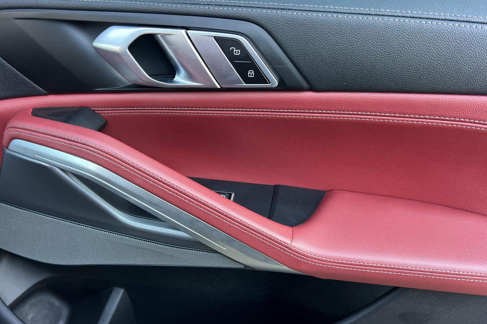 2022 BMW X6 M50i