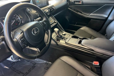 2025 Lexus IS 300