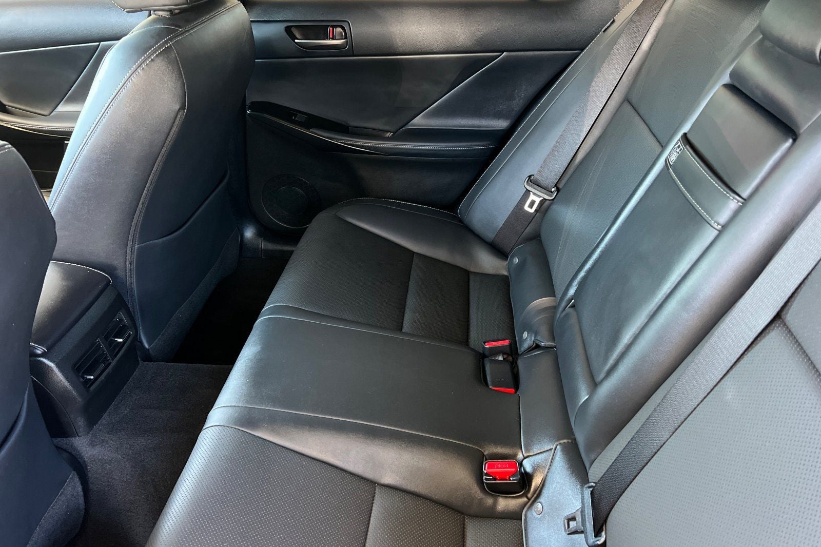 2025 Lexus IS 300